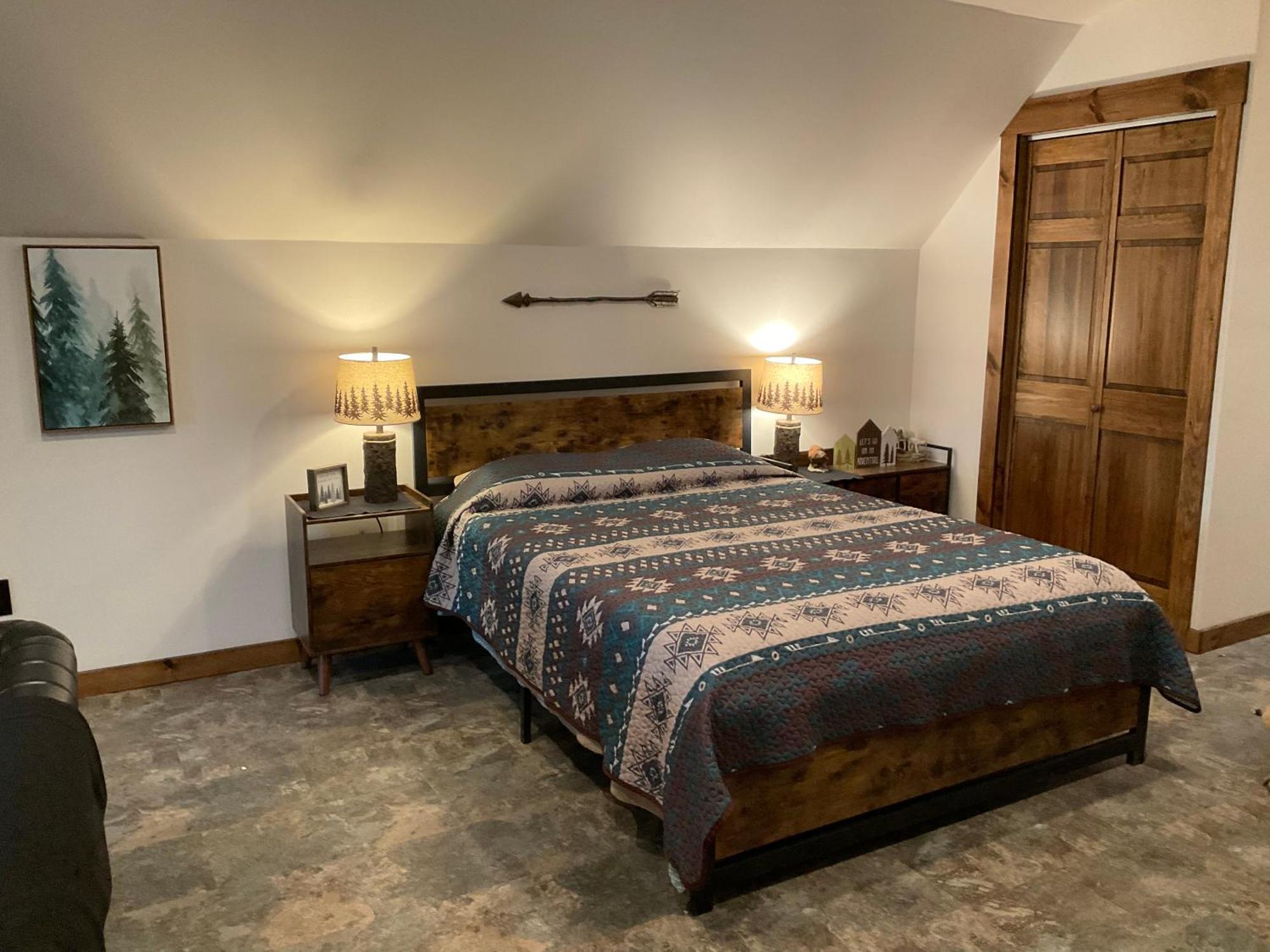 Mojo's Loft * South Park Township